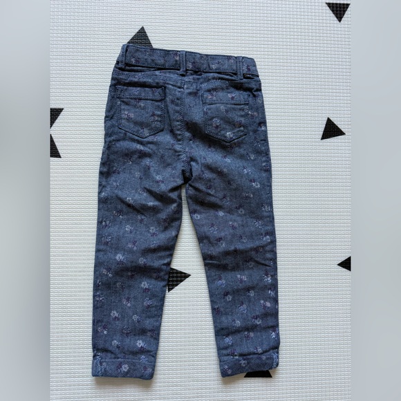 Old Navy|Baby girl/toddler dark wash jeans w ditsy florals, 3T•••straight leg - Picture 4 of 6